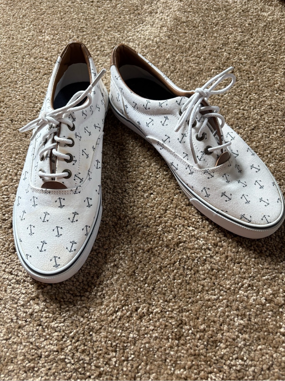 G.H. Bass & Co. White Canvas Anchor-Print Lace-Up Sneakers